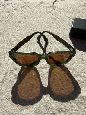 Article one Marion sunglasses marble green jade